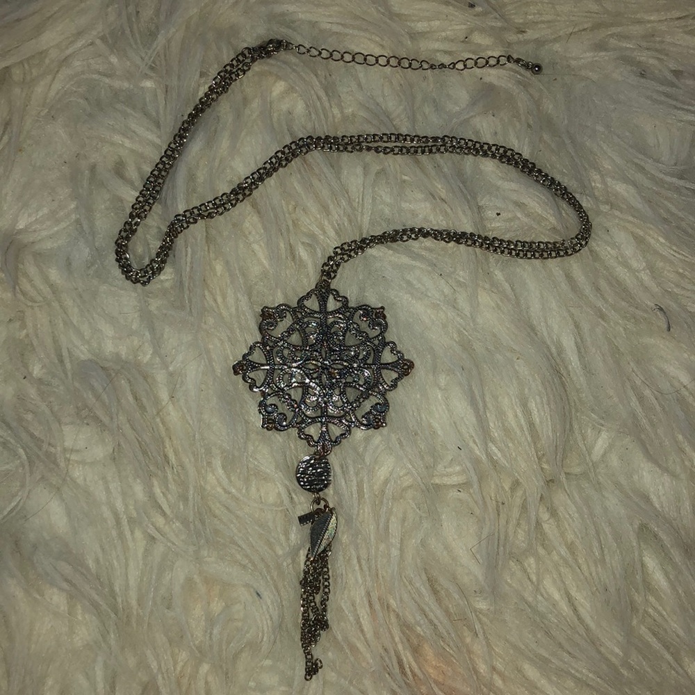 ✨2 for 15✨ long silver snowflake necklace